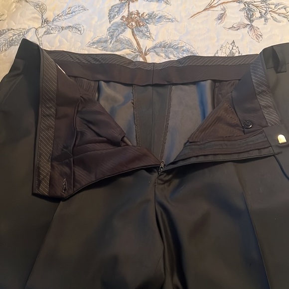 Men’s Calvin Klein Dress Pants - Picture 7 of 7